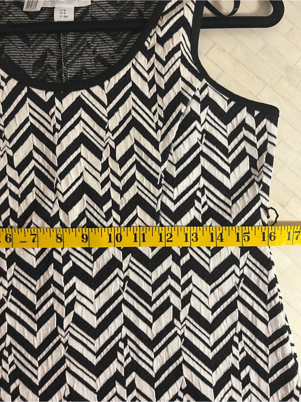 Motherhood Black White Chevron Sleeveless Midi Dress size Small - Picture 8 of 9